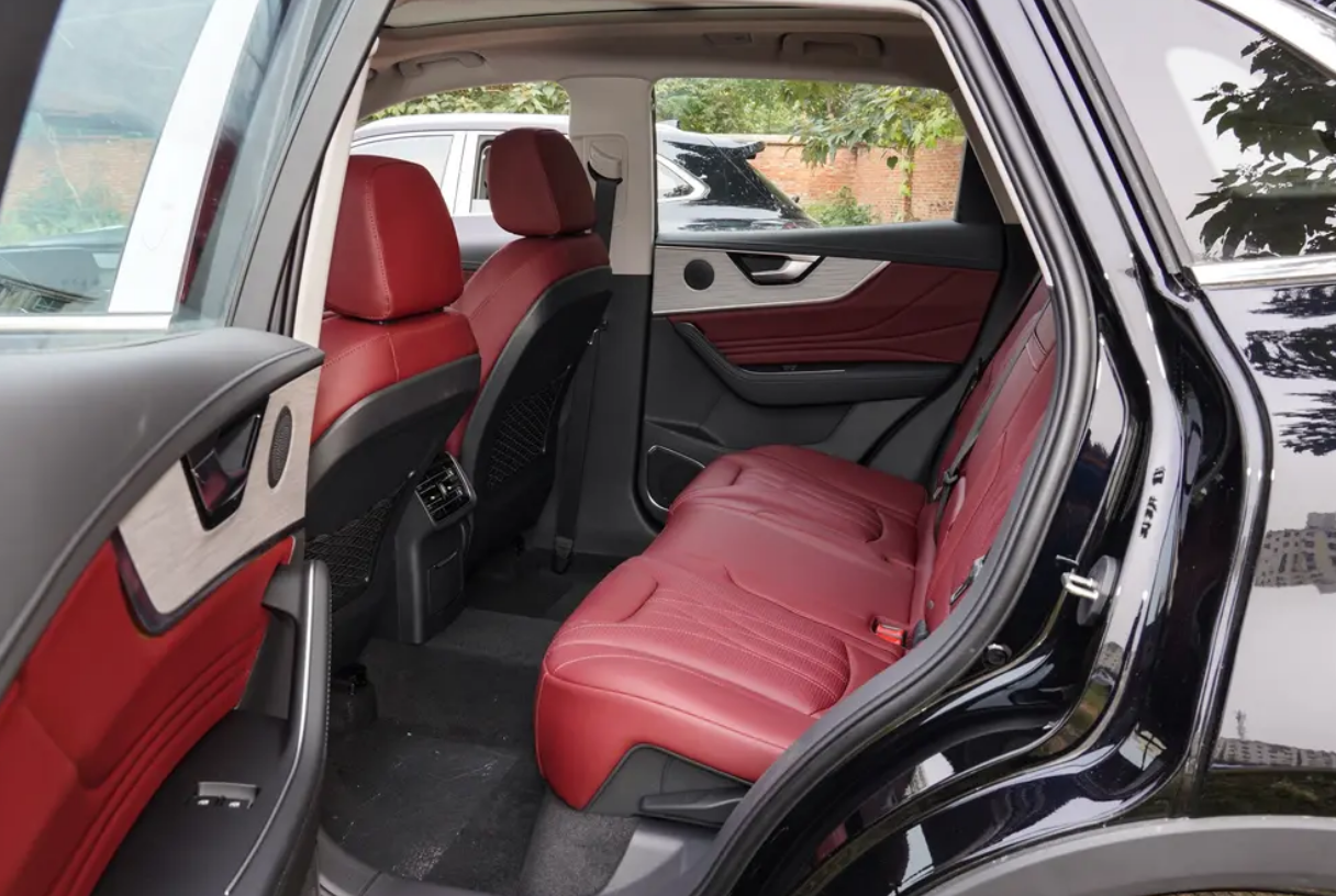 姗姗来迟的黑马SUV，如今降到13万，配2.0T+8AT，大卖15580台