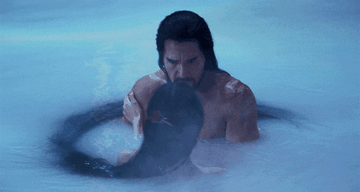 当62岁费翔同框44岁冯绍峰,才知真帅和装帅差距有多大