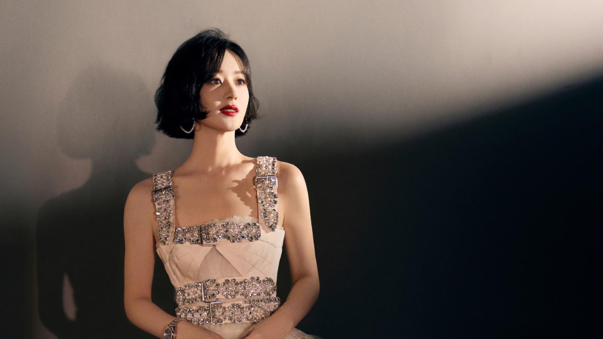 金鹰奖落下帷幕，赵丽颖二封视后，唐嫣连续三次陪跑太遗憾！