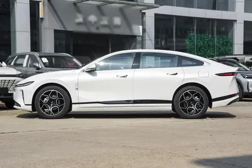 售价13.59万元起，配置丰富，续航1330km，这款中大型车值得买？