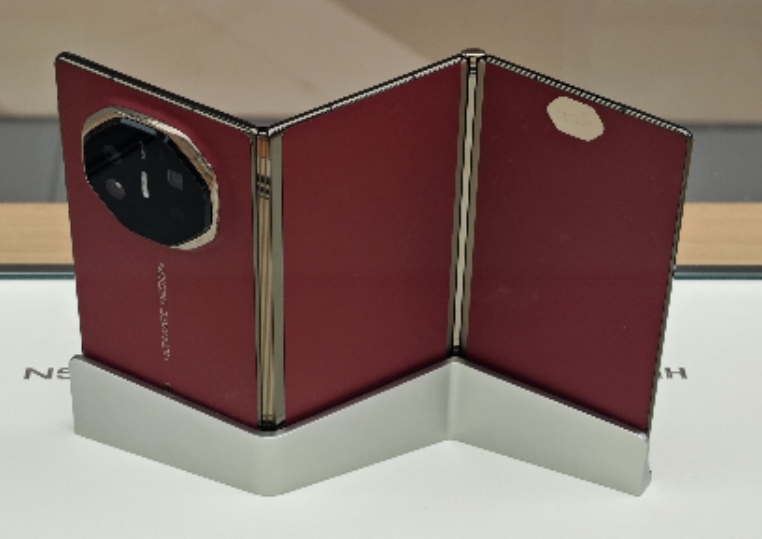 拼了4年,华为破茧而出,营收恢复至被美国打压前水平