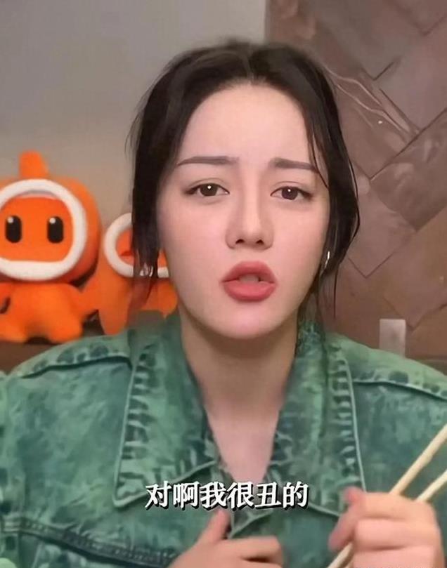 无滤镜现原形,热巴香肠嘴,高圆圆两层游泳圈,杨坤成行走的石像