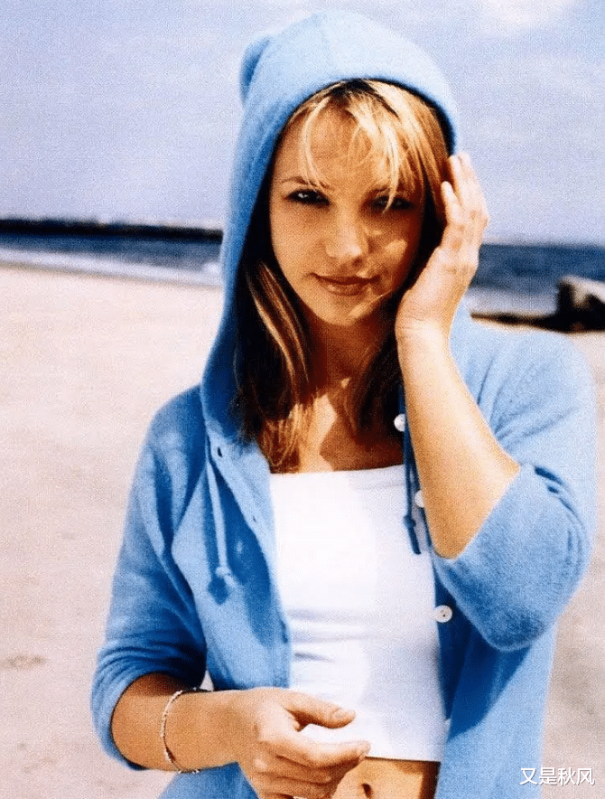 布兰妮：19岁时意外怀孕，想要生育爱人却不让，最爱的人伤她最深