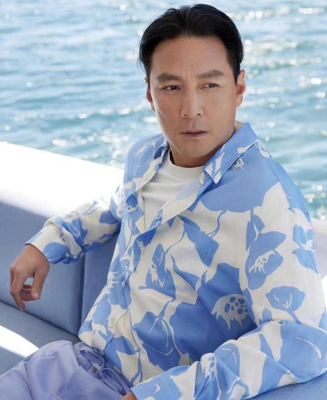 吴彦祖发文曝传奇家世,爷爷是上海滩大佬,创办中国首家奶粉公司