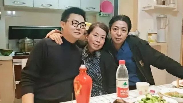 许敏更新动态，文案8个字总结了32年的经历，言谈举止有了变化