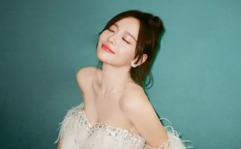 全平台解封!张嘉倪复出,比baby还尴尬