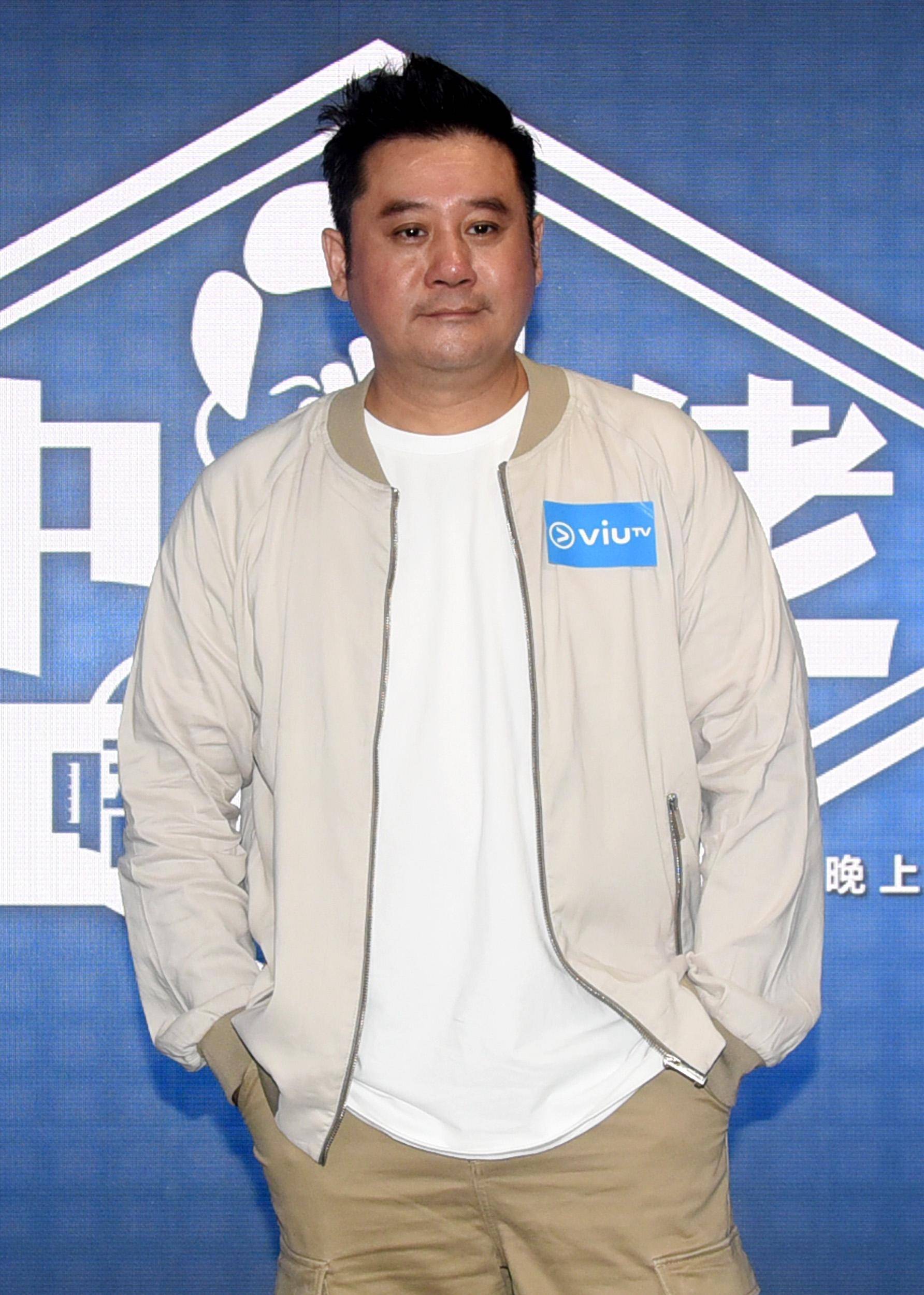 69岁知名港星顾冠忠定居广东！房子太小不见厕所，用塑料袋装铺盖