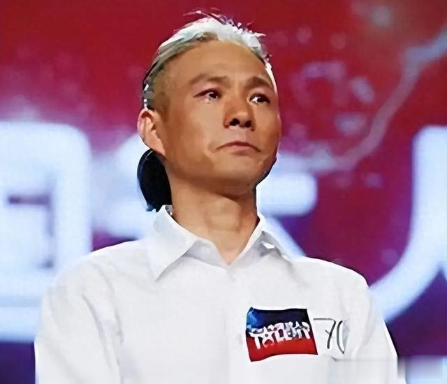 高逸峰|他凭一首歌登上春晚，41岁破产一夜白头，如今靠卖包子成百亿富翁