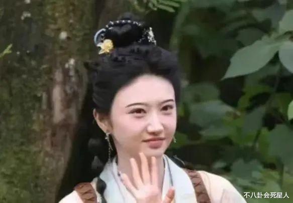 看了35岁景甜和36岁刘亦菲近照，才明白皮相美和骨相美的区别