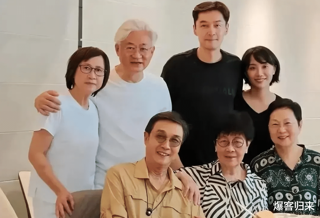 胡歌妻子黄曦宁揭秘,化妆师逆袭成明星经纪人,人生历程引关注