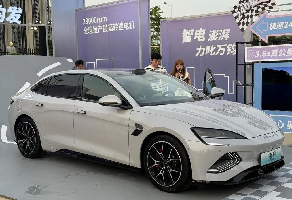 13.98万！比亚迪：800V、激光雷达、2000km续航！