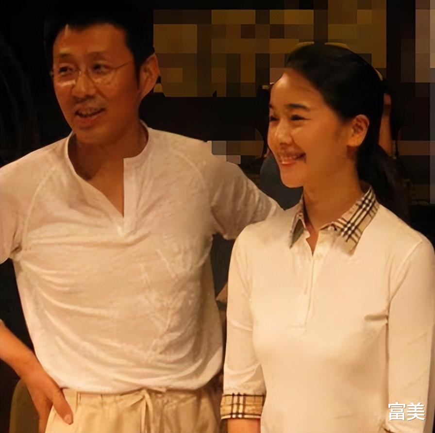 那鸟不知他是一只鸡,那马不知道他是一头驴,用在左小青很恰当