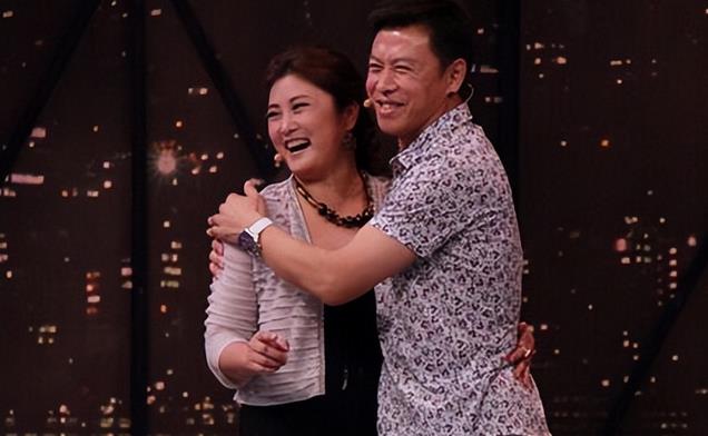 演员胡亚捷,和妻子汤静三次闹离婚,结果越吵感情越越坚固