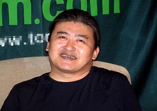 歌王刘欢近况堪忧:嗜酒如命,身患“不死癌症”,年仅60满头白发