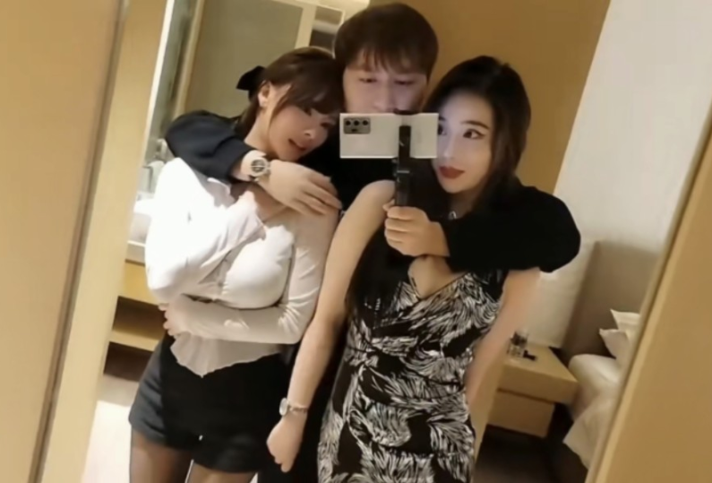 人品没童锦程好？乔妹前夫小小酷翻车，被女主播吐槽：很装情商低