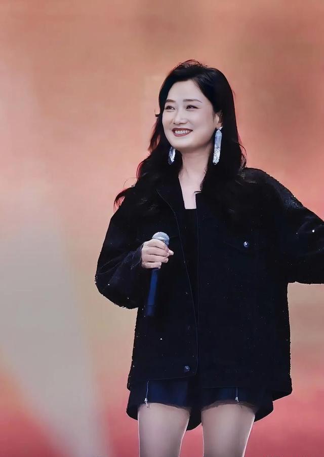 一个嫁经纪人,一个娶新疆女孩,曾毅玲花组合27年活该成传奇