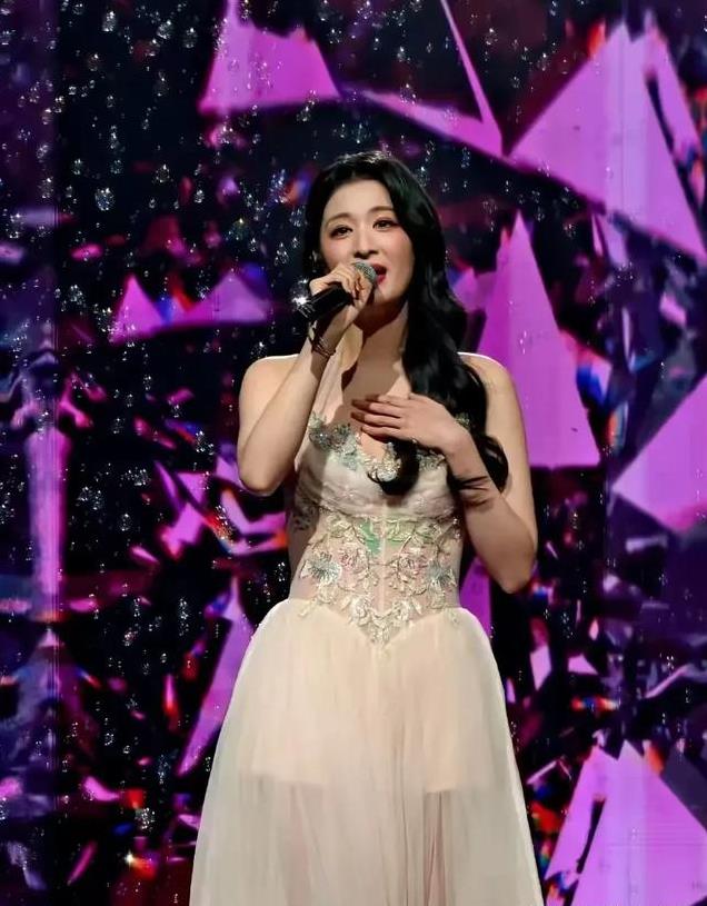 王楚然跨年惊艳全场!美到爆!