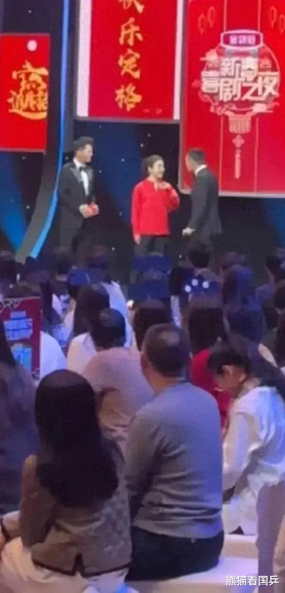陈梦录制2025年新春节目,中国红绝美,方博再次挑战快乐向前冲!