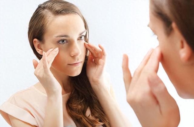 医生提醒:脸上这个部位长斑,是癌症的预警?早了解早预防!