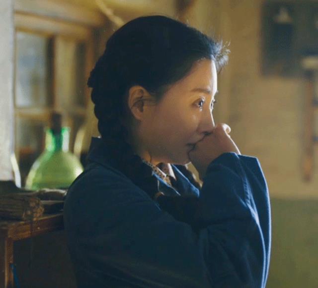 殷桃深夜发文,戳穿赵丽颖的真正实力,飞天奖秒变“烫手山芋”!