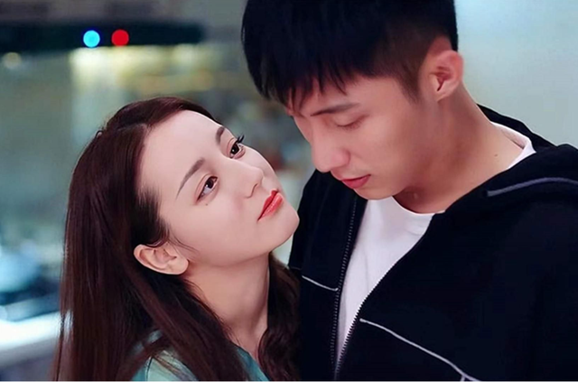 回应出轨家暴一年后,再看黄景瑜现状,原来迪丽热巴做的没有错!