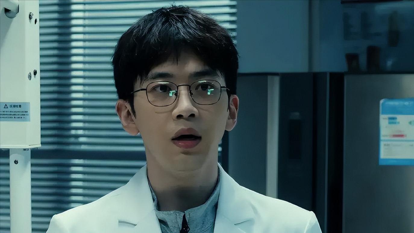 《白夜破晓》与《太阳星辰》各看6集：一部已弃剧，一部熬夜狂追