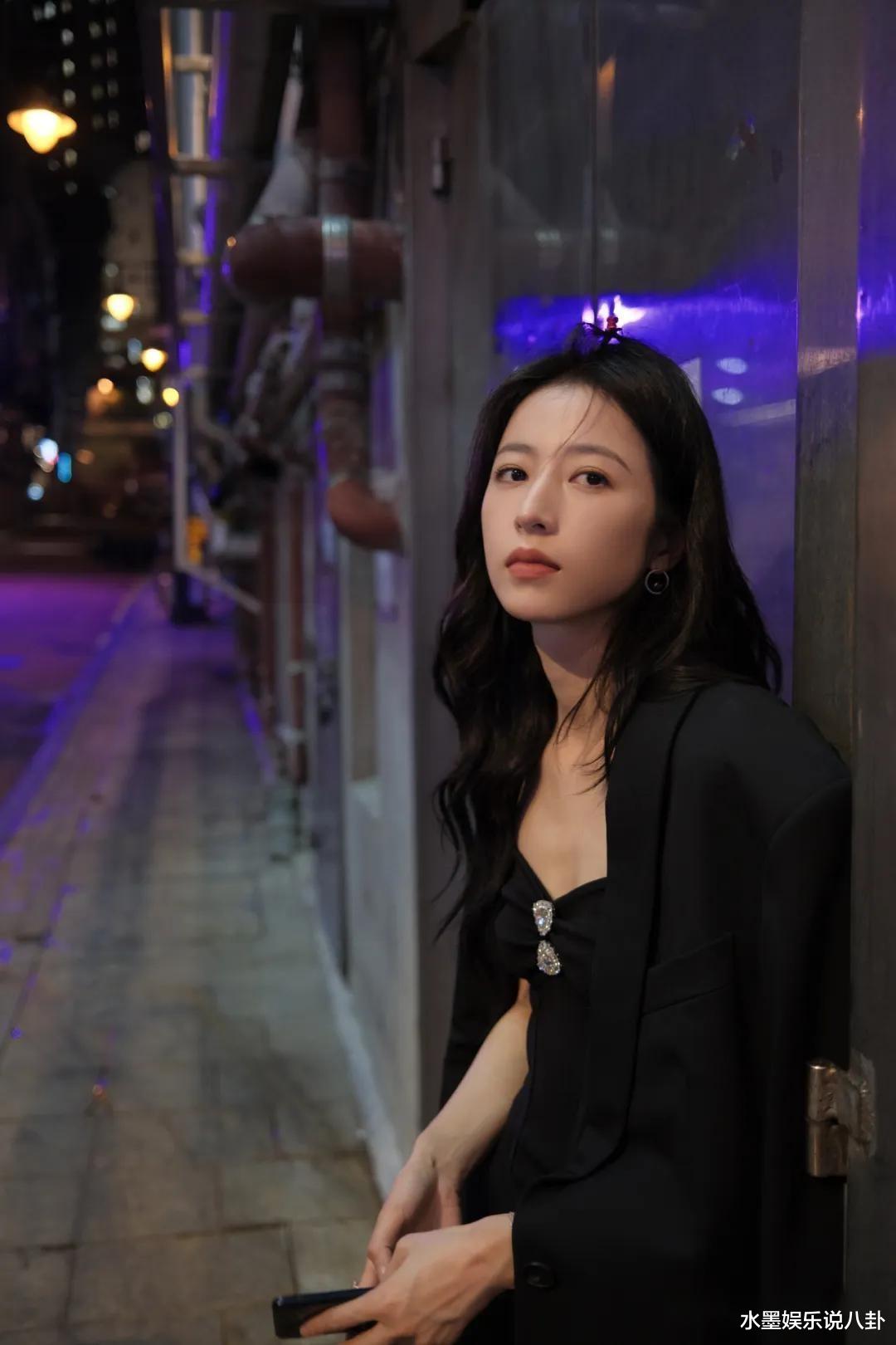 周雨彤，别再“收割”了！内娱的高富帅都已尽数被你“收入帐下”