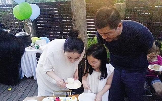 表面上是有钱人,实际却是“伪豪门”,求求这4个男人别再装了!