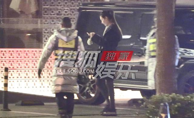 40岁王宝强近况曝光!带女友低调聚餐,开200w大G,生活非常潇洒