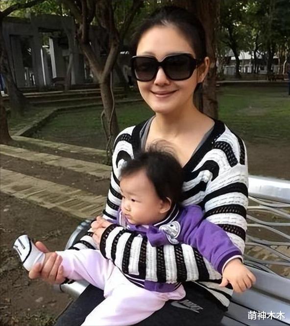 大S真怀孕生产了?汪小菲照顾俩孩子近一个月,保姆回来后接手