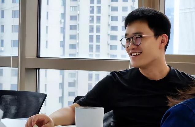 事情闹大了，美国以为麒麟9020出来就该消停了，结果却只是开始！