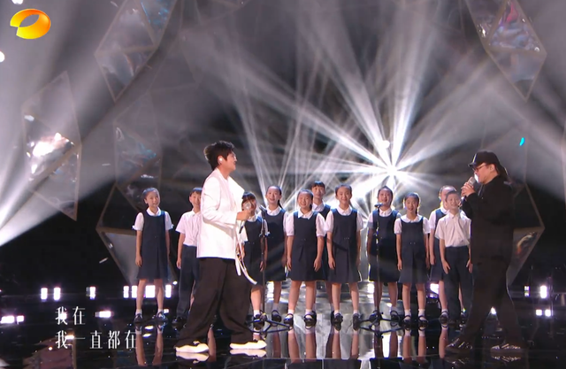 歌手:孙楠、刘欢被吐槽难听,陈楚生暴露真实唱功,谭维维不该哭