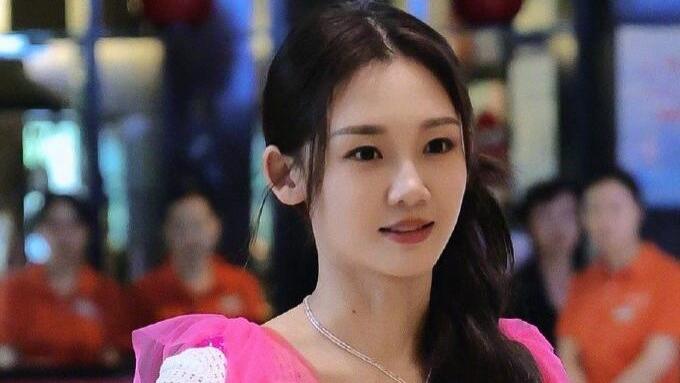 苗苗|孟子义飞机延误！苗苗探班为郑恺庆生，顶替孟子义救场录制跑男