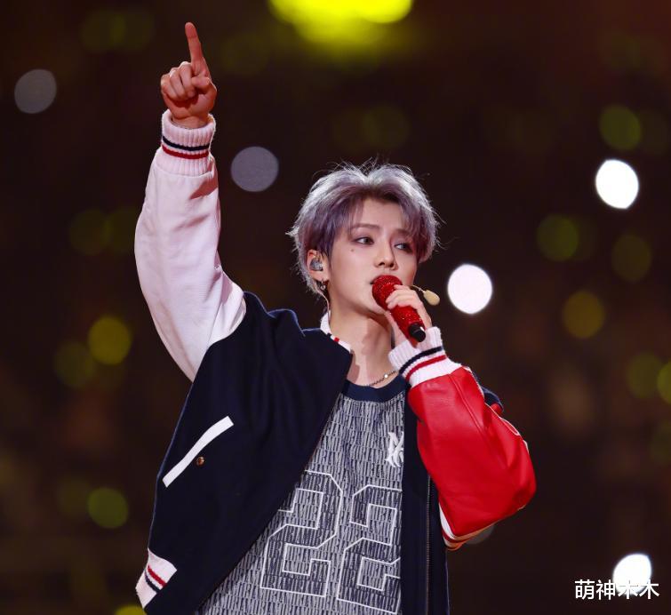 娱乐圈顶流被曝私生活不干净！多位狗仔出面爆料，矛头直指鹿晗