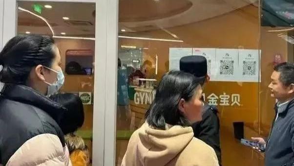 起底“职业闭店人”如何一步步沦为近年最恶心的“塌房”事件主角