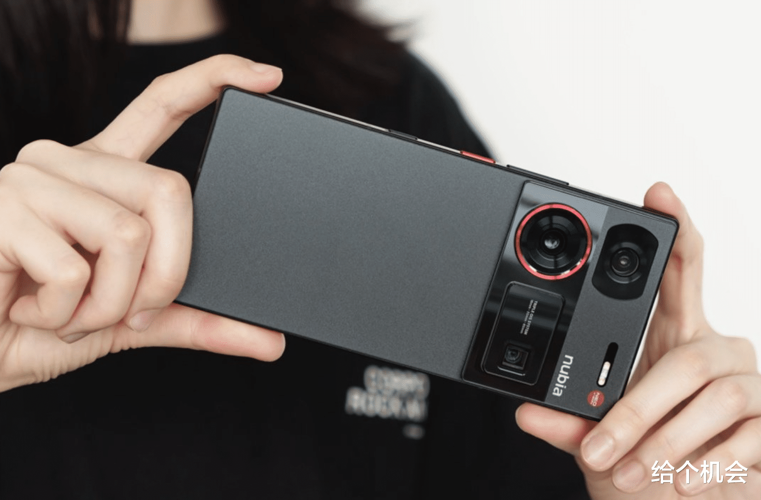 顶配24GB+1TB,骁龙8Gen3+屏下摄像头,如今跌至3387元起