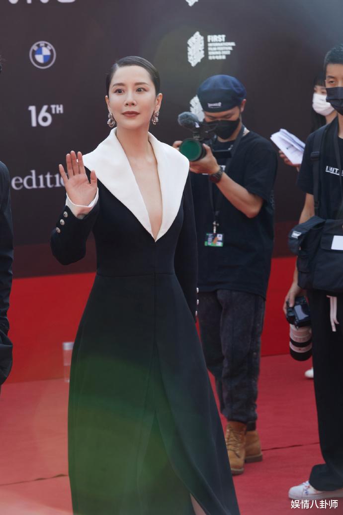 46岁女演员海清近照曝出!脸部动刀痕迹明显,嘴唇疑似做了嘟嘟嘴