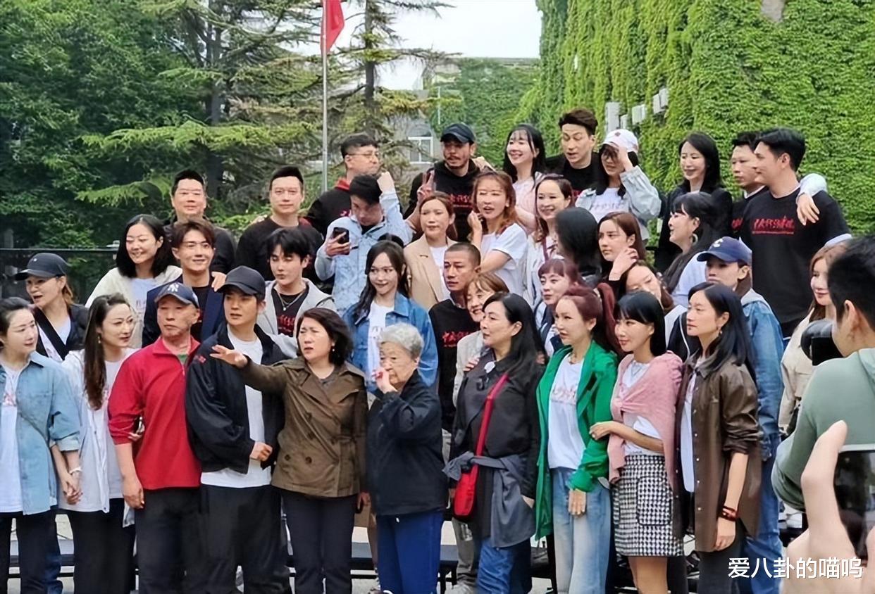 网友打球时偶遇文章,身上大幅纹身曝光,疑似已经彻底放弃复出