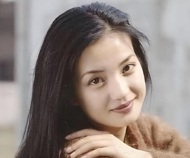 3年过去了，那个被当众泼粪，遭国家封杀的赵薇，如今怎么样了