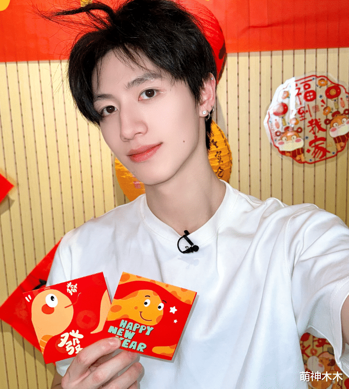 明星年夜饭:龚俊亲自下厨,王玉雯在剧组吃面,齐思钧晒春晚水饺