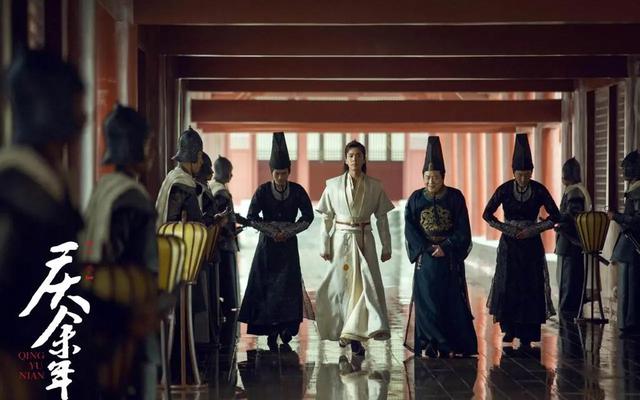 《庆余年2》直到林大宝身份逐渐确认，范闲才发现，原著没被魔改