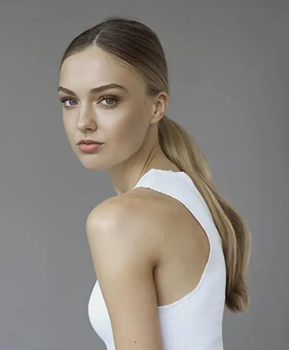 德国高颜值00后女神——莉莉·库拉格星级演出首秀