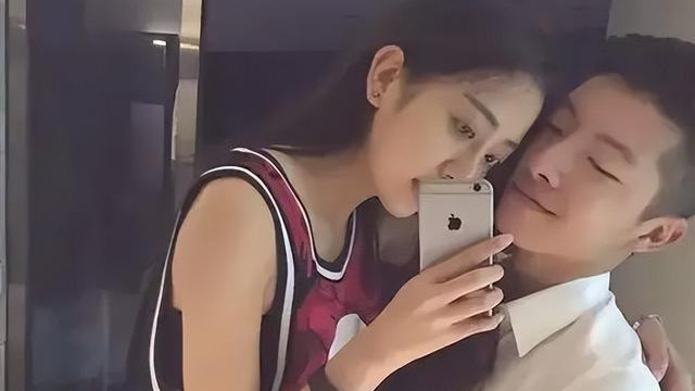 三只羊头部主播素颜照曝光，离开美颜滤镜，长相平平无奇不如路人