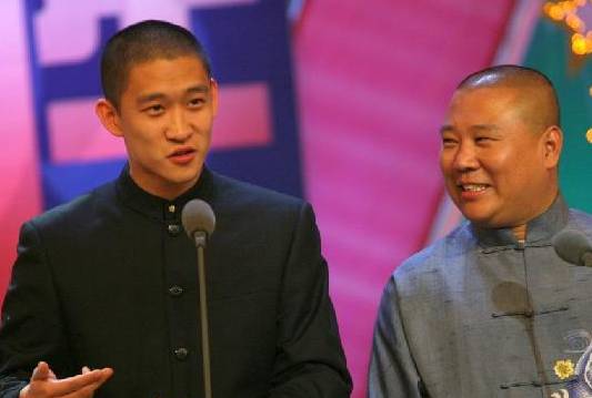 一年5000万凭什么去赚300工资？曹云金的清醒，揭穿了郭德纲的不甘