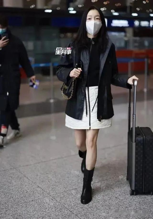刘亦菲宋茜周冬雨机场生图比美，出发巴黎时装周，谁更胜一筹