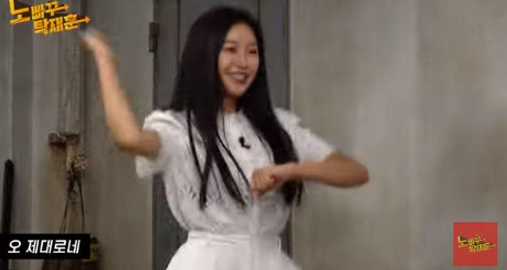 韩国知名女星透露,自己曾是某航空公司的模特,几年前被解雇了