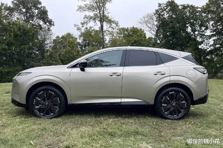 日产全新“楼兰”海外官宣，2.0T取代V6，标配9AT变速箱！