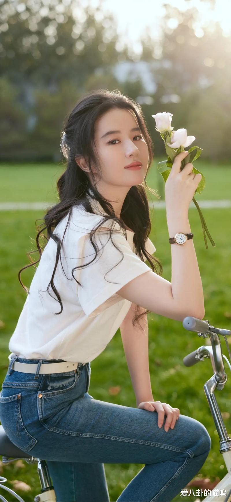 很难相信，直到现在，还有人把刘亦菲当成自己的梦中情人