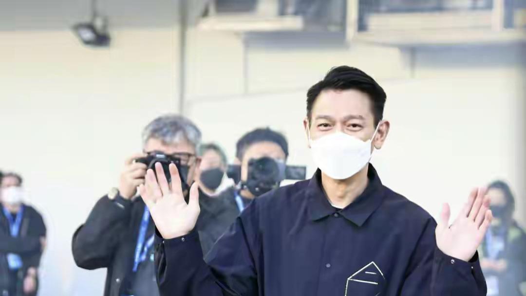 关之琳问刘德华：为何不请刀郎来香港演唱会？刘德华回复让人笑翻