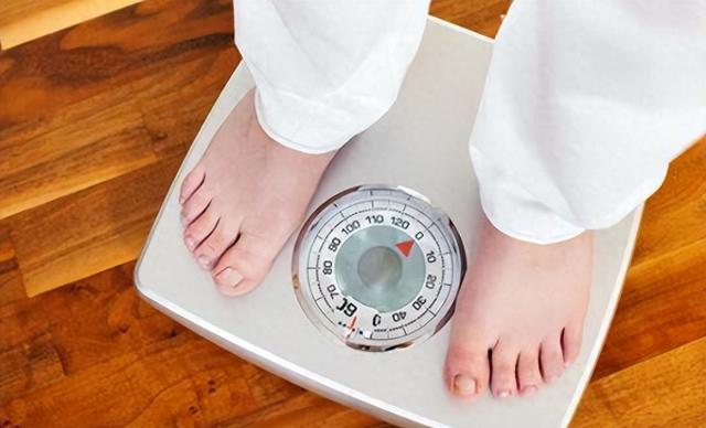 为什么停止吃米和面以后，体重就立刻降下来了？答案来啦